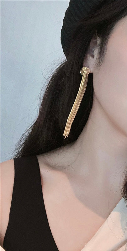 TASSEL KNOTTED EARRINGS