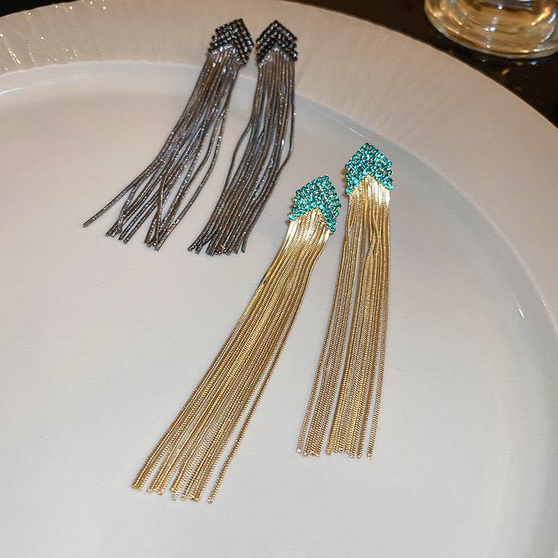 TASSEL COLOR DIAMOND EARRINGS